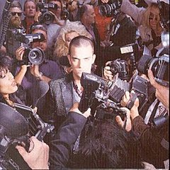 Robbie Williams - Life Thru a Lens