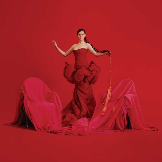Selena Gomez - Revelación - Volume.ro