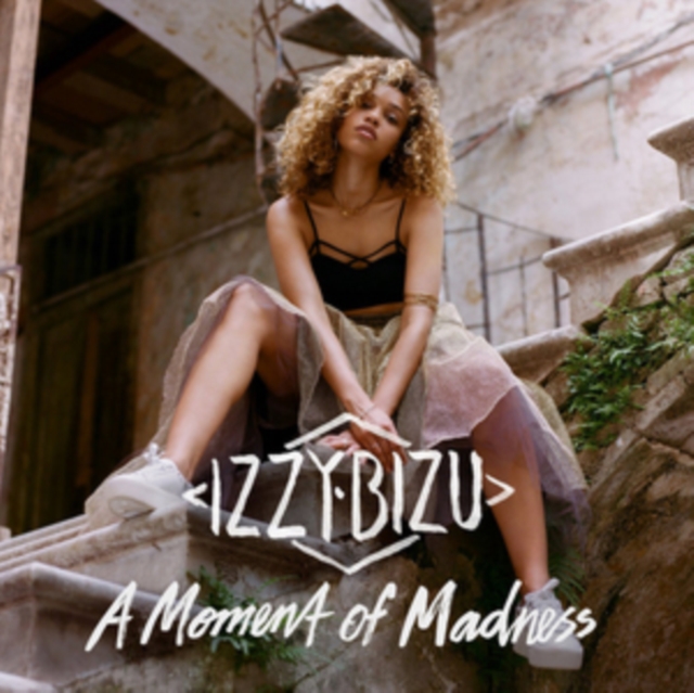 Izzy Bizu - A Moment of Madness - Volume.ro